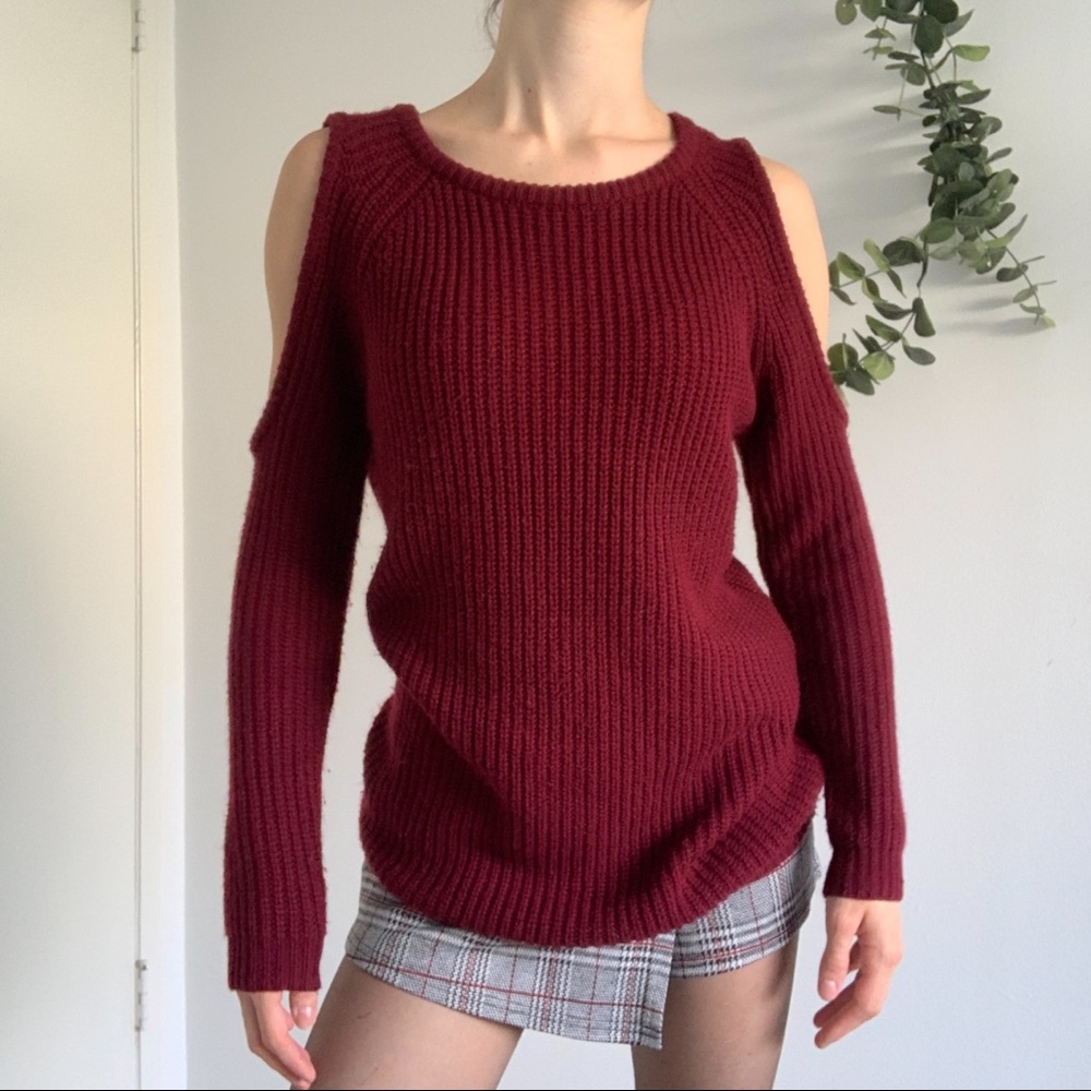 burgundy / maroon shoulder cutout thick knit sweater
